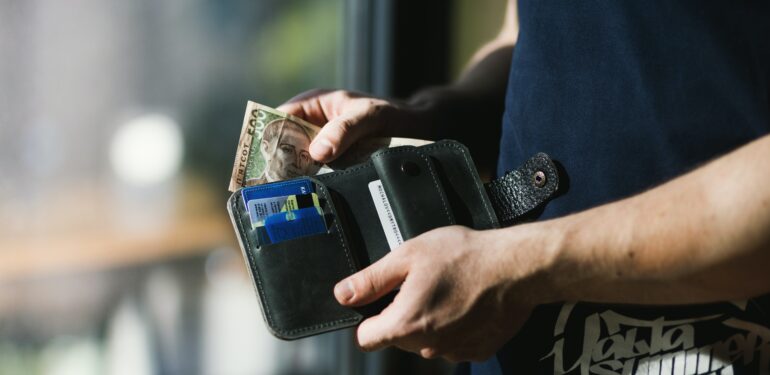 Dünyanın En Değersiz Para Birimleri